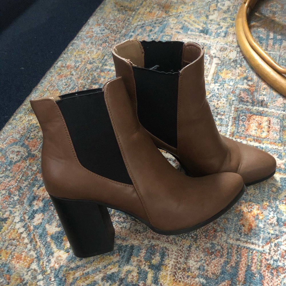 Adorable booties/heels